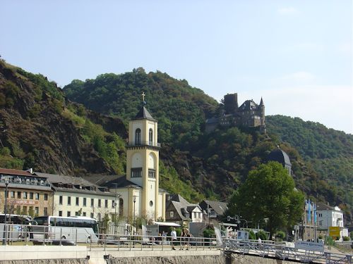 St. Goarshausen mit der Pfarrkirche St. Martin